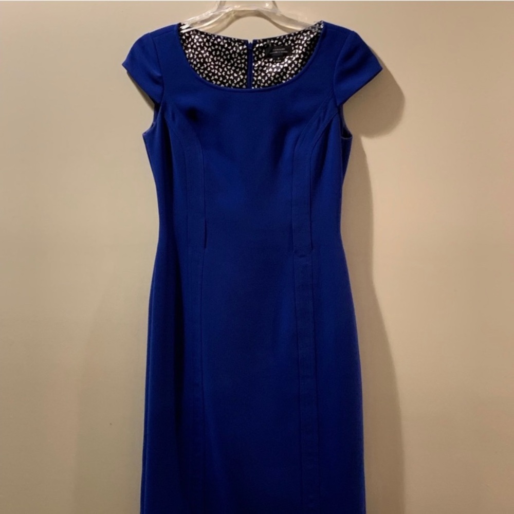Size 2 Tahari navy blue dress.